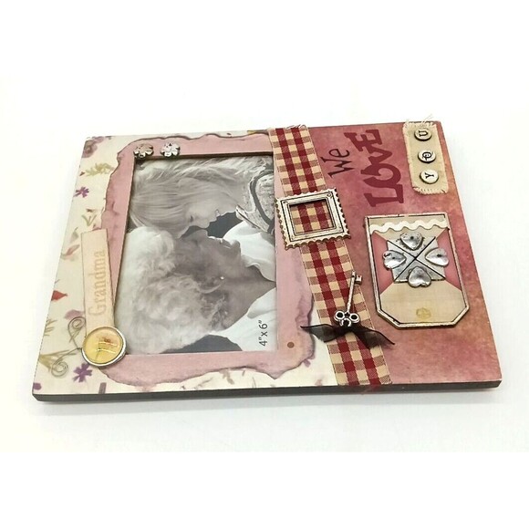Vintage Style We Love Grandma Photo Frame - Picture 6 of 8